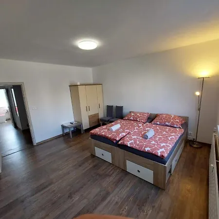 Súkromný apartmán - 7 hostí, rýchle Wi-Fi, kuchyňa Apartamento Prešov